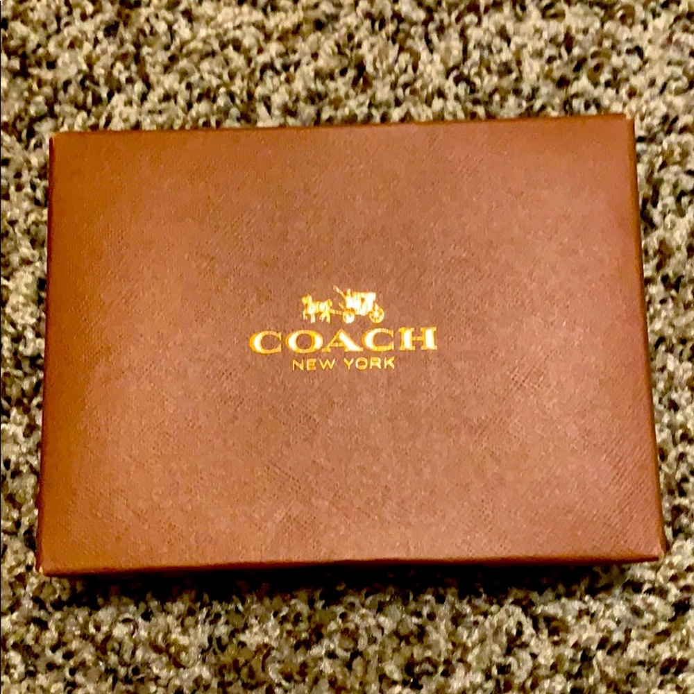Coach hard packaging box